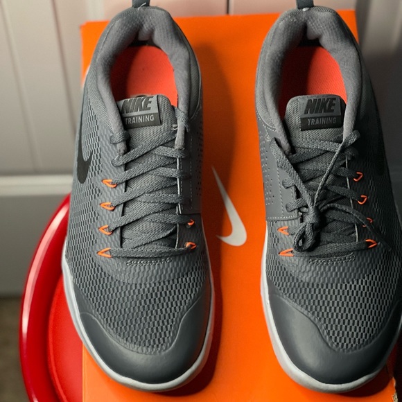Nike Legend Trainer Size 9.5(Mens) - Picture 5 of 17
